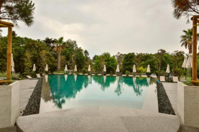 Sea flats with parking and pool in Azur Residence